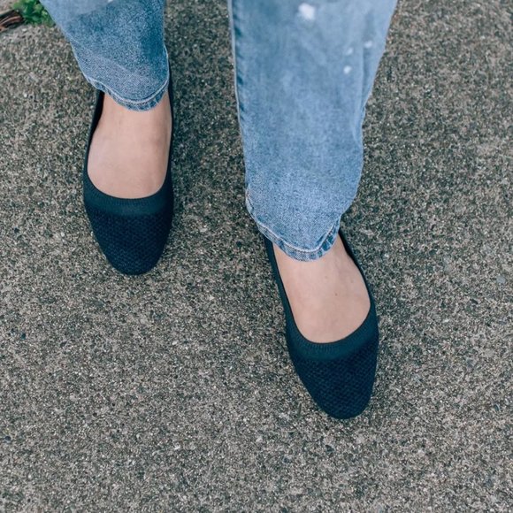 Allbirds Navy Blue Tree Breezers (size 8.5) - Picture 12 of 12